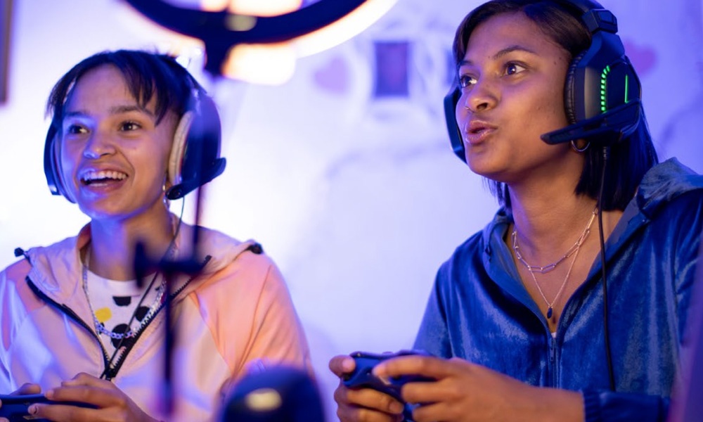 Sony Interactive 1000 X 600